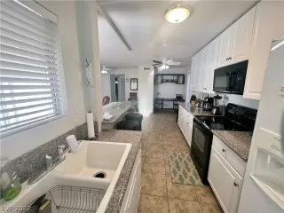 Photo #5: 2439205 Listing