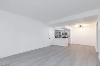 Photo #6: 2439225 Listing