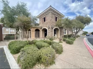 Photo #4: 2439226 Listing 