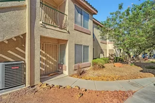 Photo #4: 2439267 Listing