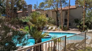 Photo #3: 2439276 Listing