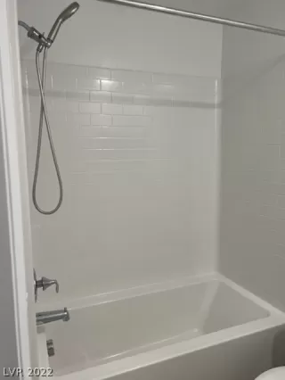 Photo #3: 2439316 Listing 