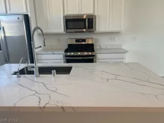 Photo #6: 2439316 Listing 