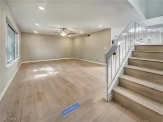 Photo #5: 2439351 Listing