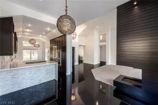 Photo #4: 2439355 Listing 