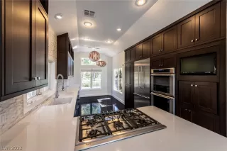 Photo #6: 2439355 Listing 