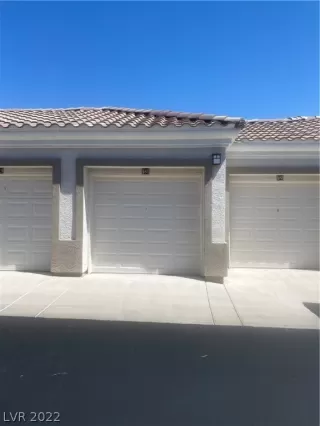 Photo #5: 2439379 Listing 