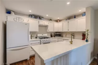 Photo #5: 2439399 Listing 