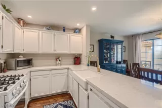 Photo #6: 2439399 Listing 