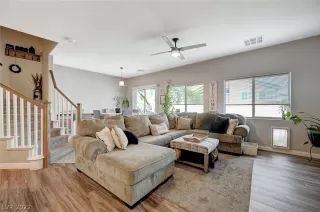 Photo #5: 2439423 Listing