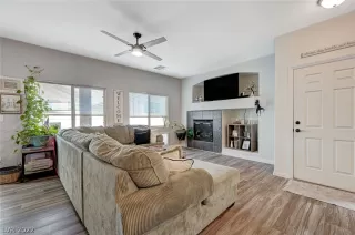 Photo #6: 2439423 Listing