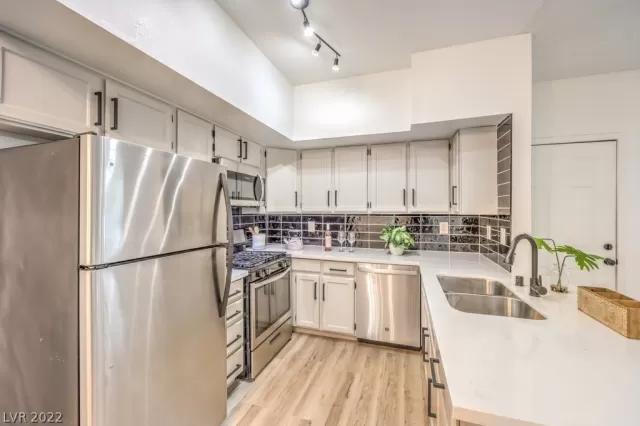 MLS: 2439436 Condo For Sale