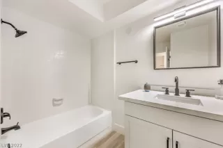 Photo #4: 2439436 Listing