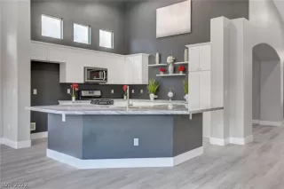 Photo #5: 2439450 Listing 