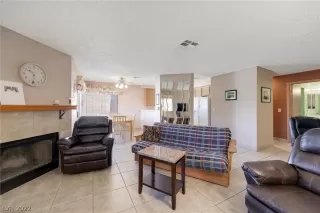 Photo #6: 2439457 Listing