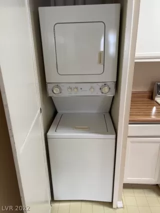 Photo #5: 2439472 Listing 