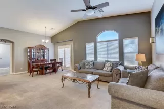 Photo #4: 2439502 Listing 