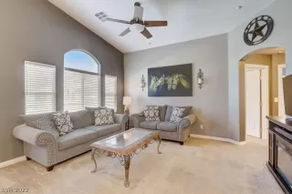 Photo #6: 2439502 Listing 