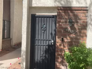 Photo #1: 2439506 Listing 