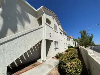 Photo #2: 2439507 Listing