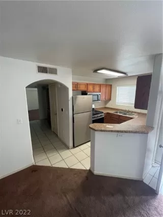 Photo #4: 2439507 Listing