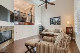 Photo #3: 2439517 Listing