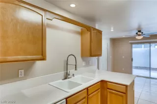 Photo #5: 2439518 Listing 