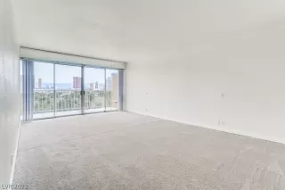 Photo #6: 2439523 Listing 