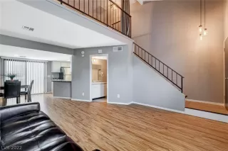 Photo #5: 2439530 Listing