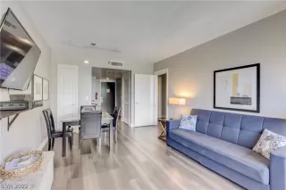 Photo #6: 2439535 Listing 