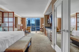 Photo #5: 2439559 Listing