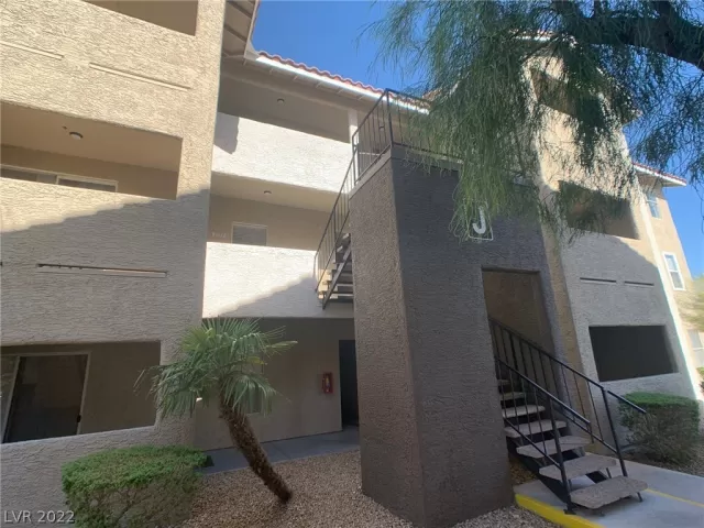 MLS: 2439570 Condo For Sale