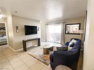 Photo #4: 2439570 Listing 