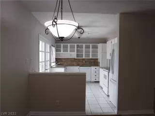 Photo #3: 2439579 Listing