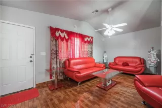 Photo #3: 2439603 Listing