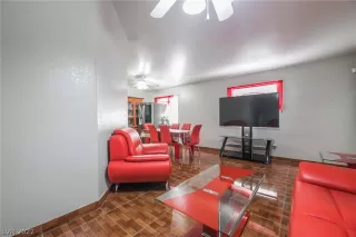 Photo #4: 2439603 Listing