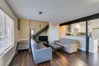 Photo #4: 2439613 Listing