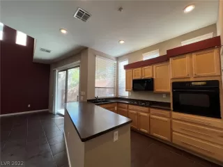 Photo #3: 2439623 Listing 