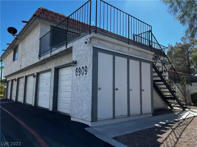 MLS: 2439626 Condo For Sale