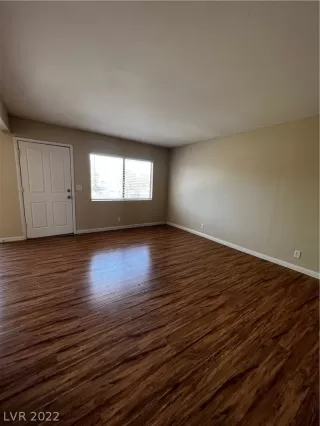 Photo #3: 2439626 Listing 