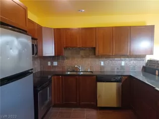 Photo #3: 2439646 Listing 