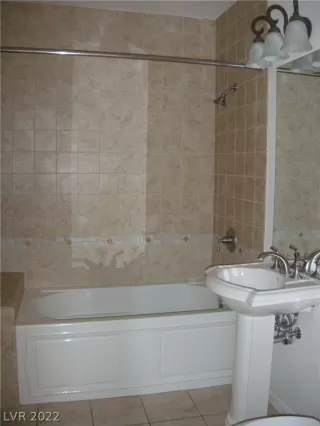 Photo #4: 2439646 Listing 