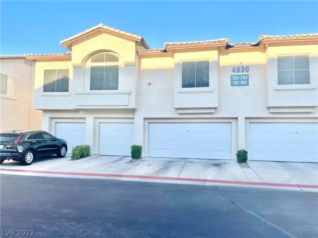MLS: 2439647 Condo For Sale