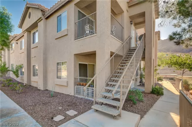 MLS: 2439664 Condo For Sale