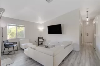 Photo #3: 2439664 Listing 