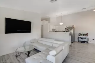 Photo #4: 2439664 Listing 