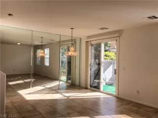 Photo #3: 2439675 Listing 