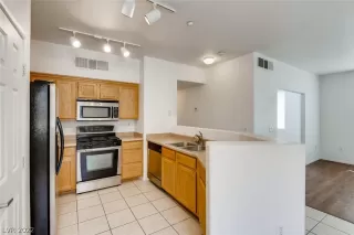 Photo #2: 2439689 Listing