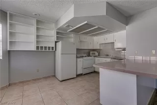 Photo #3: 2439730 Listing 