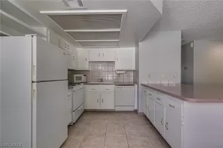 Photo #4: 2439730 Listing 